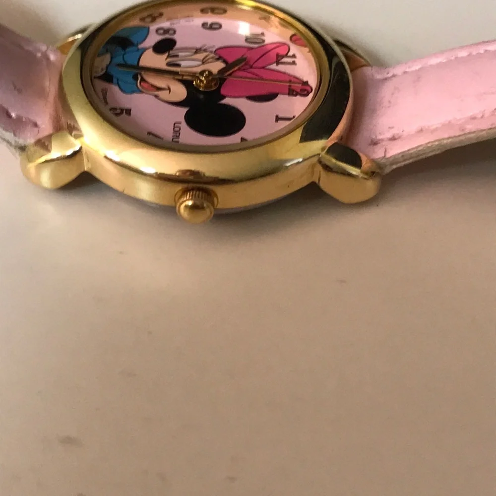 Vintage Cutie! Minnie mouse pale pink face‎ watch